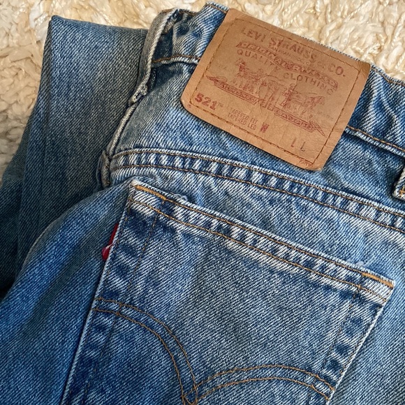 Vintage Levi’s 521 Medium Blue Jeans - Picture 8 of 8